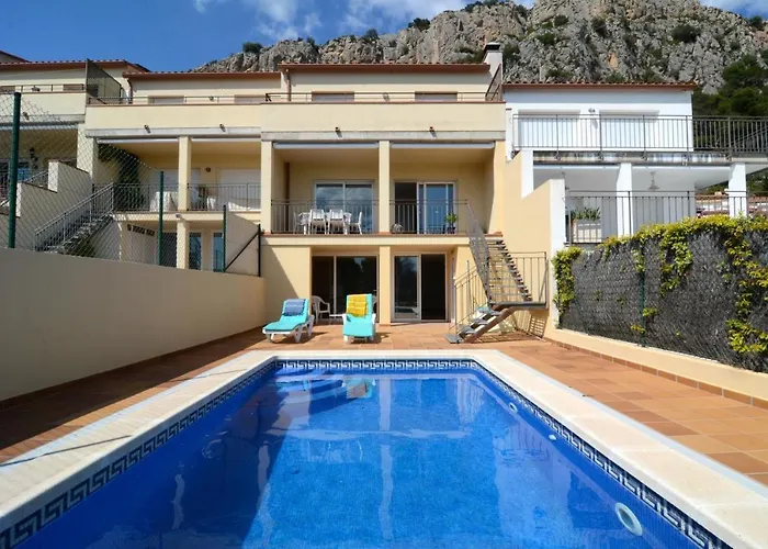 Montseny 3 - Piscina Privada Holiday home L'Estartit